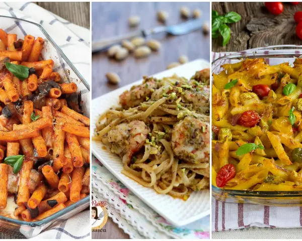 Tre deliziosi primi piatti per Ferragosto: pasta al forno con melanzane, spaghetti con gamberi e pistacchi, e penne con verdure gratinate.