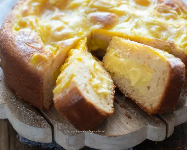 Torta soffice alla crema, una torta facile e veloce perfetta per ogni occasione.
